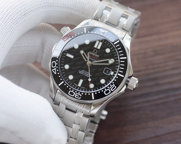 オメガ時計背面デザイン